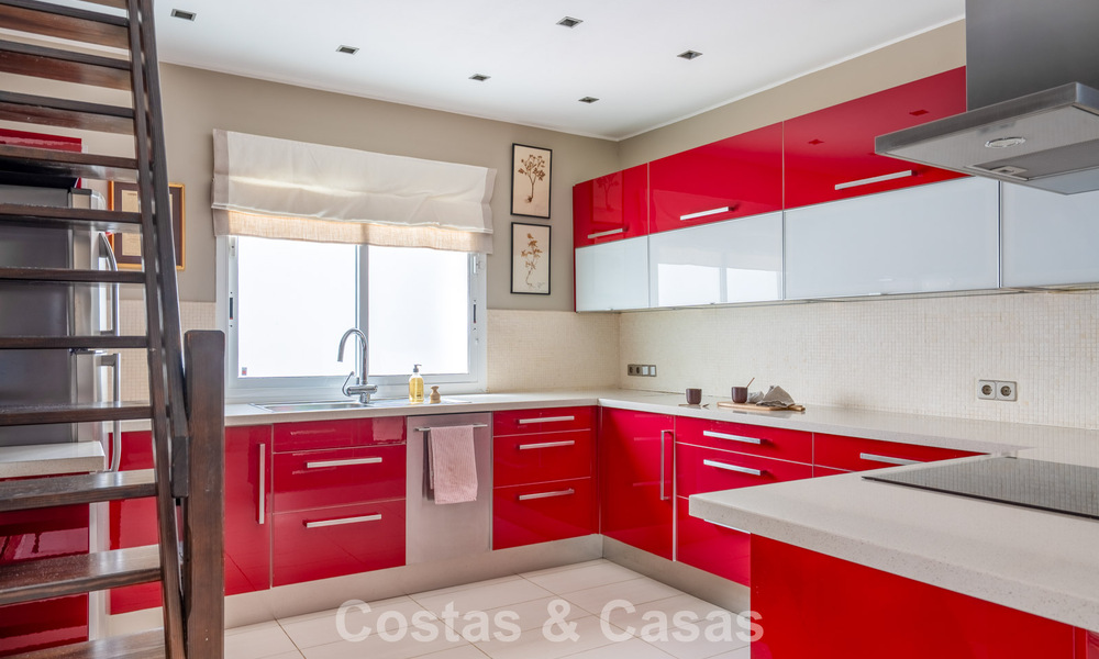 Sfeervol appartement met een Sale-and-Leaseback overeenkomst te koop in Nueva Andalucía, Marbella 804408