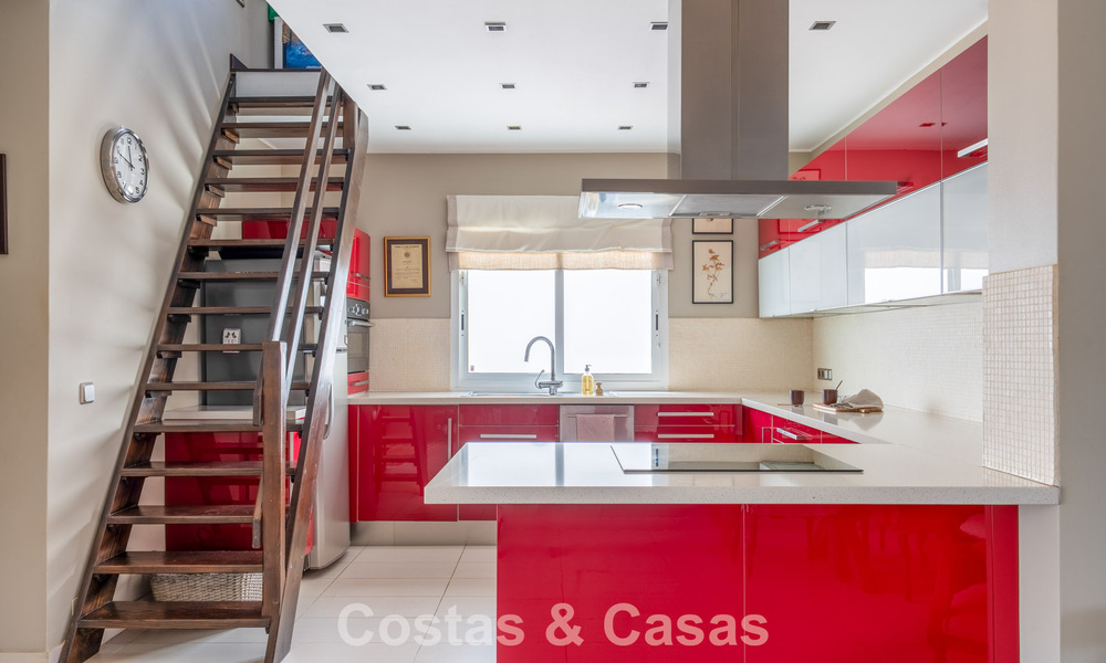 Sfeervol appartement met een Sale-and-Leaseback overeenkomst te koop in Nueva Andalucía, Marbella 804409