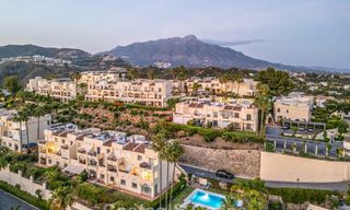 Luxueus totaal gerenoveerde halfvrijstaande woning, eerstelijns golf te koop in La Quinta, Marbella - Benahavis 804426 