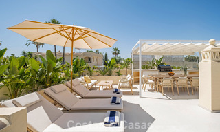 Luxueus totaal gerenoveerde halfvrijstaande woning, eerstelijns golf te koop in La Quinta, Marbella - Benahavis 804428 