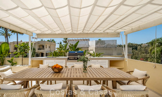 Luxueus totaal gerenoveerde halfvrijstaande woning, eerstelijns golf te koop in La Quinta, Marbella - Benahavis 804430 