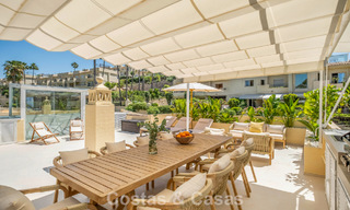 Luxueus totaal gerenoveerde halfvrijstaande woning, eerstelijns golf te koop in La Quinta, Marbella - Benahavis 804431 