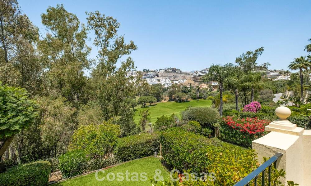 Luxueus totaal gerenoveerde halfvrijstaande woning, eerstelijns golf te koop in La Quinta, Marbella - Benahavis 804444
