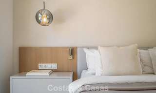 Luxueus totaal gerenoveerde halfvrijstaande woning, eerstelijns golf te koop in La Quinta, Marbella - Benahavis 804449 