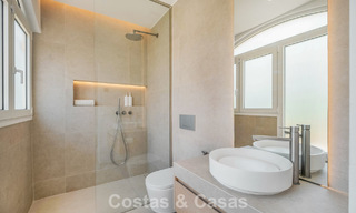 Luxueus totaal gerenoveerde halfvrijstaande woning, eerstelijns golf te koop in La Quinta, Marbella - Benahavis 804454 