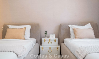 Luxueus totaal gerenoveerde halfvrijstaande woning, eerstelijns golf te koop in La Quinta, Marbella - Benahavis 804455 