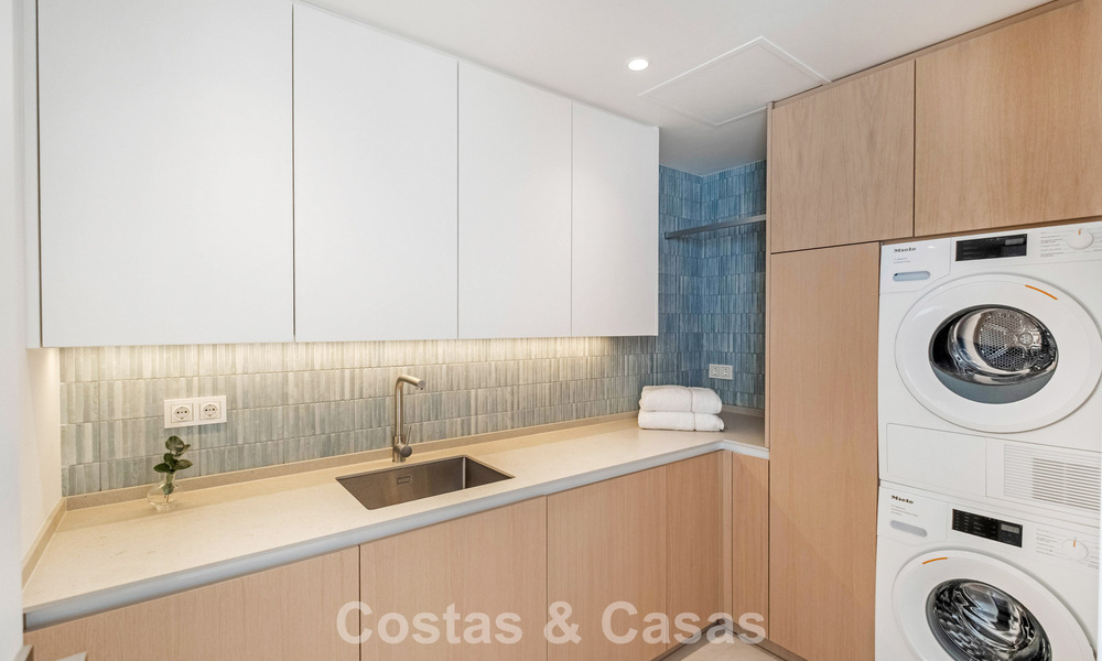 Luxueus totaal gerenoveerde halfvrijstaande woning, eerstelijns golf te koop in La Quinta, Marbella - Benahavis 804457