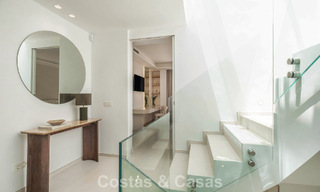 Luxueus totaal gerenoveerde halfvrijstaande woning, eerstelijns golf te koop in La Quinta, Marbella - Benahavis 804458 