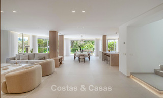 Luxueus totaal gerenoveerde halfvrijstaande woning, eerstelijns golf te koop in La Quinta, Marbella - Benahavis 804464 