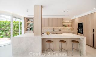 Luxueus totaal gerenoveerde halfvrijstaande woning, eerstelijns golf te koop in La Quinta, Marbella - Benahavis 804468 