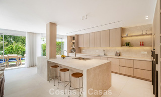 Luxueus totaal gerenoveerde halfvrijstaande woning, eerstelijns golf te koop in La Quinta, Marbella - Benahavis 804469 