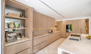 Luxueus totaal gerenoveerde halfvrijstaande woning, eerstelijns golf te koop in La Quinta, Marbella - Benahavis 804471 