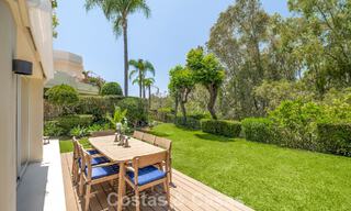 Luxueus totaal gerenoveerde halfvrijstaande woning, eerstelijns golf te koop in La Quinta, Marbella - Benahavis 804474 