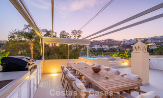 Luxueus totaal gerenoveerde halfvrijstaande woning, eerstelijns golf te koop in La Quinta, Marbella - Benahavis 804499 