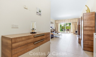 Gelijkvloers appartement met privétuin te koop op een steenworp van het strand op de New Golden Mile tussen Marbella en Estepona 804540 