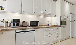 Gelijkvloers appartement met privétuin te koop op een steenworp van het strand op de New Golden Mile tussen Marbella en Estepona 804554 