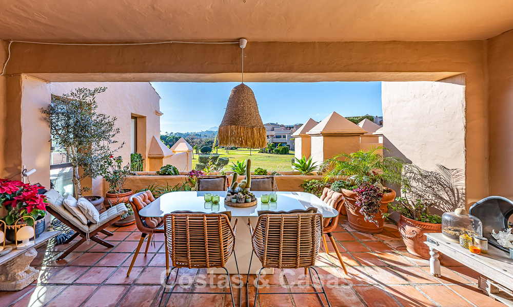 Ruim duplex penthouse met spectaculair dakterras te koop in Atalaya op de New Golden Mile tussen Marbella en Estepona 804642