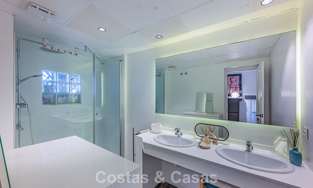 Ruim duplex penthouse met spectaculair dakterras te koop in Atalaya op de New Golden Mile tussen Marbella en Estepona 804649