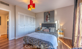 Ruim duplex penthouse met spectaculair dakterras te koop in Atalaya op de New Golden Mile tussen Marbella en Estepona 804650 