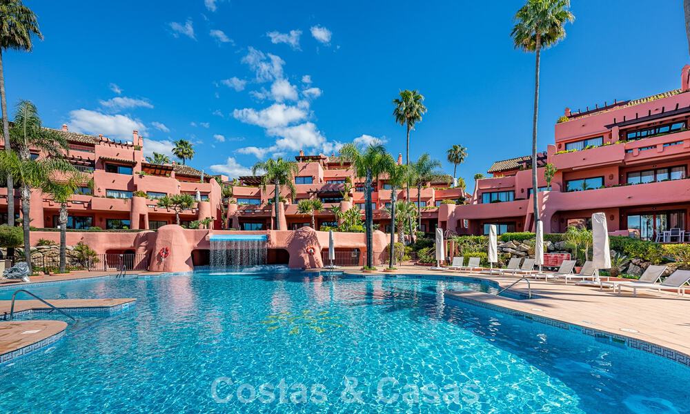 Eigentijds gerenoveerd appartement met open zeezicht te koop op de New Golden Mile, tussen Marbella en Estepona 804679
