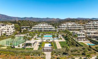 Verfijnd designappartement met zeezicht in een modern strandcomplex op de New Golden Mile, Marbella - Estepona 804709 