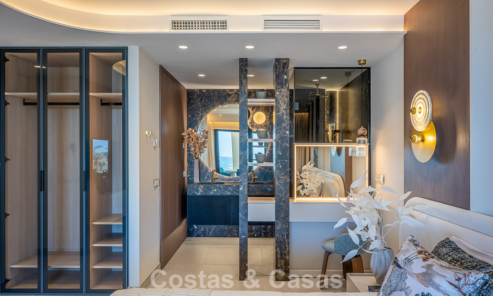 Verfijnd designappartement met zeezicht in een modern strandcomplex op de New Golden Mile, Marbella - Estepona 804716