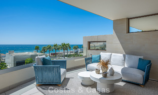 Verfijnd designappartement met zeezicht in een modern strandcomplex op de New Golden Mile, Marbella - Estepona 804719 