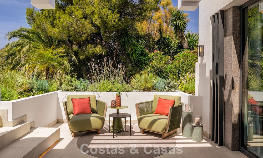 Luxe duplex penthouse met uitnodigend dakterras te koop op Marbella’s prestigieuze Golden Mile 804753