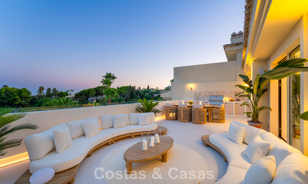 Luxueus, eigentijd gerenoveerd penthouse met panoramisch zeezicht te koop in Sierra Blanca op de Golden Mile, Marbella 804798