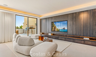 Luxueus, eigentijd gerenoveerd penthouse met panoramisch zeezicht te koop in Sierra Blanca op de Golden Mile, Marbella 804809 