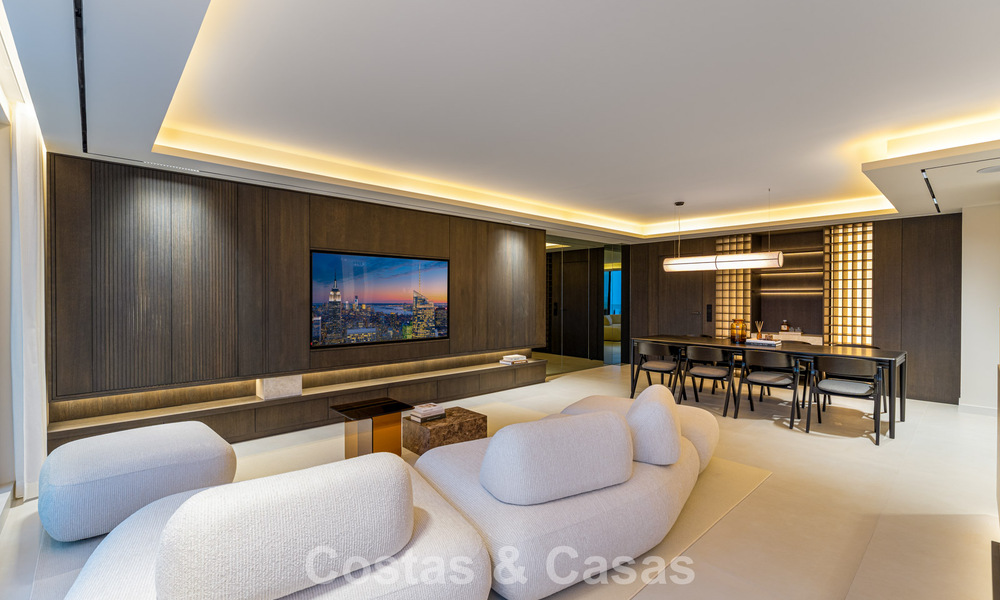 Luxueus, eigentijd gerenoveerd penthouse met panoramisch zeezicht te koop in Sierra Blanca op de Golden Mile, Marbella 804835