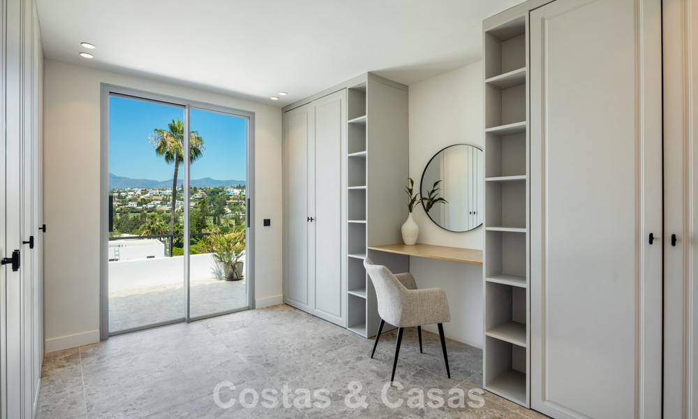 Spaanse villa met een modern interieur en een grote tuin te koop op de New Golden Mile in Benahavis tussen Marbella en Estepona 804855