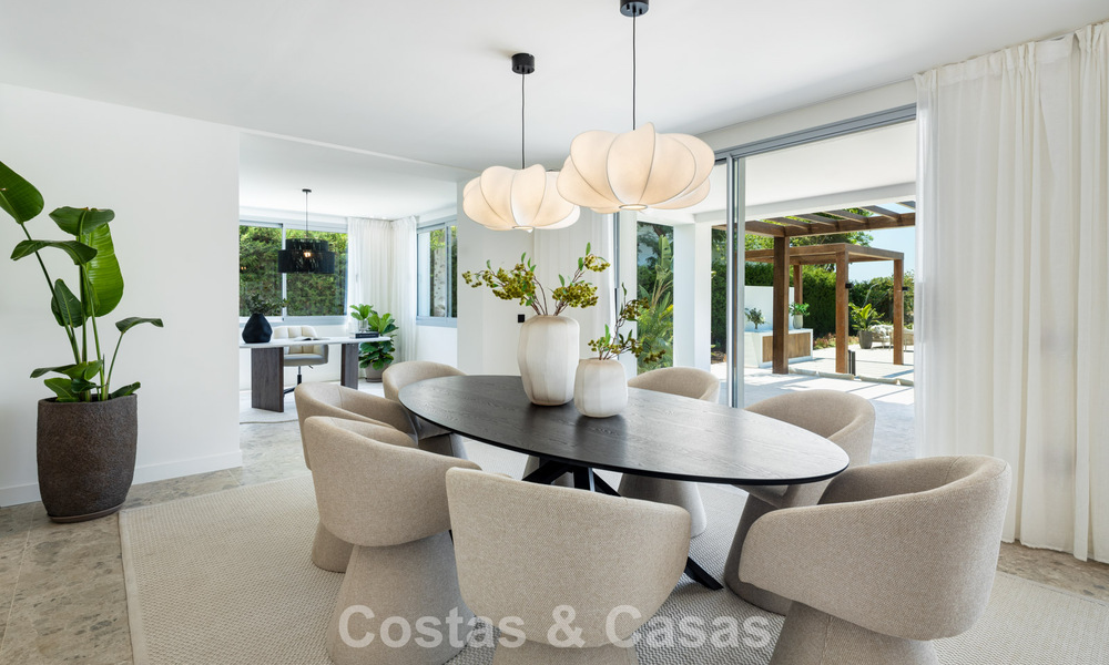 Spaanse villa met een modern interieur en een grote tuin te koop op de New Golden Mile in Benahavis tussen Marbella en Estepona 804861