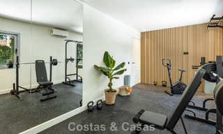 Spaanse villa met een modern interieur en een grote tuin te koop op de New Golden Mile in Benahavis tussen Marbella en Estepona 804865 