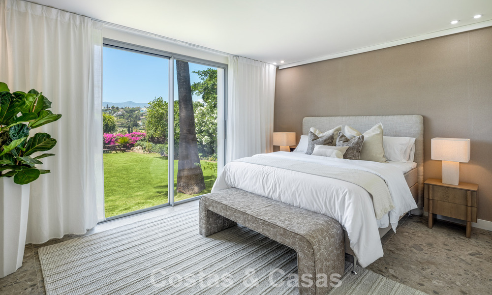 Spaanse villa met een modern interieur en een grote tuin te koop op de New Golden Mile in Benahavis tussen Marbella en Estepona 804866