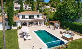 Spaanse villa met een modern interieur en een grote tuin te koop op de New Golden Mile in Benahavis tussen Marbella en Estepona 804876 