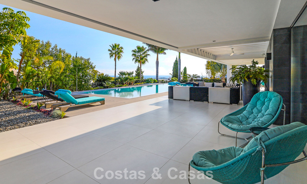 Exclusieve eigentijdse villa met panoramisch zeezicht te koop in Los Flamingos een 5* golfresort in Marbella - Benahavis 804755