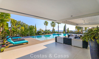 Exclusieve eigentijdse villa met panoramisch zeezicht te koop in Los Flamingos een 5* golfresort in Marbella - Benahavis 804759 