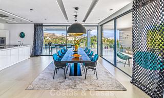 Exclusieve eigentijdse villa met panoramisch zeezicht te koop in Los Flamingos een 5* golfresort in Marbella - Benahavis 804768 