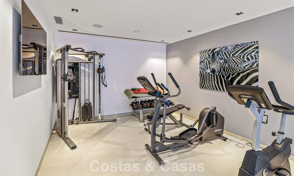 Exclusieve eigentijdse villa met panoramisch zeezicht te koop in Los Flamingos een 5* golfresort in Marbella - Benahavis 804786