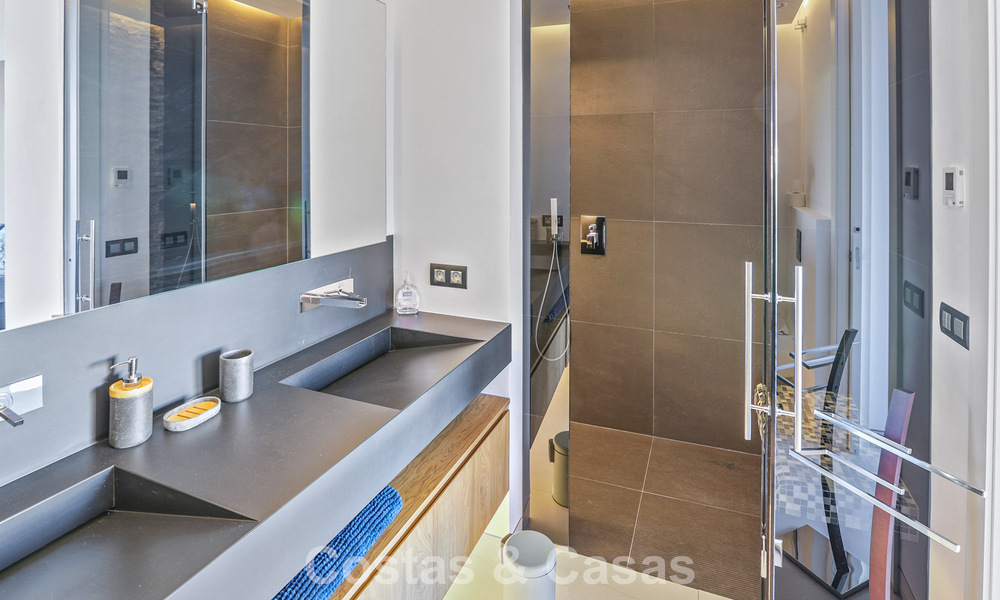 Exclusieve eigentijdse villa met panoramisch zeezicht te koop in Los Flamingos een 5* golfresort in Marbella - Benahavis 804791