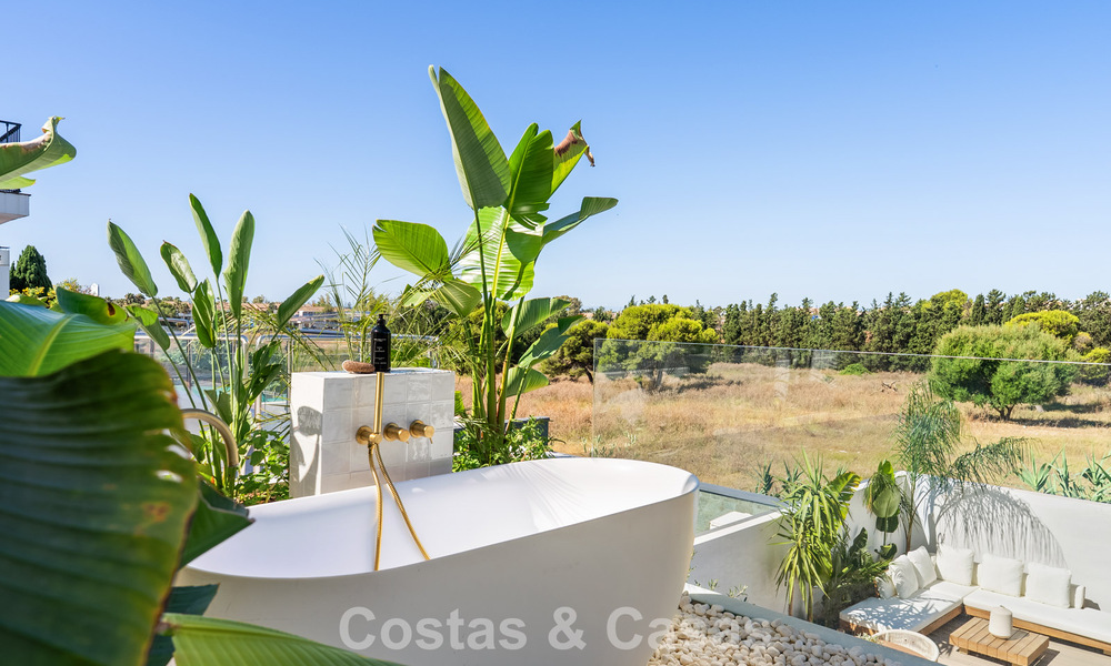 Elegant gerenoveerde rijhuis met privézwembad te koop in Nueva Andalucia, Marbella 804913
