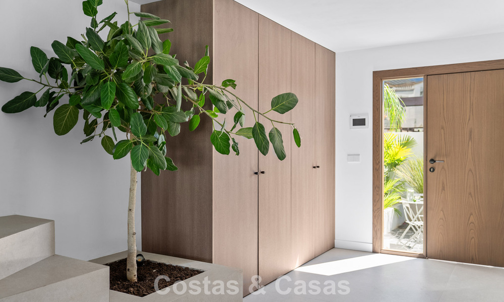 Elegant gerenoveerde rijhuis met privézwembad te koop in Nueva Andalucia, Marbella 804916