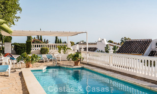Eigentijds gerenoveerd rijhuis met golf- en zeezicht te koop op de New Golden Mile, Marbella - Estepona 804928 