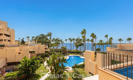 Modern penthouse te koop in een eerstelijnsstrandcomplex aan de New Golden Mile tussen Marbella en Estepona 805399