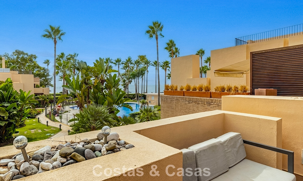 Modern penthouse te koop in een eerstelijnsstrandcomplex aan de New Golden Mile tussen Marbella en Estepona 805401