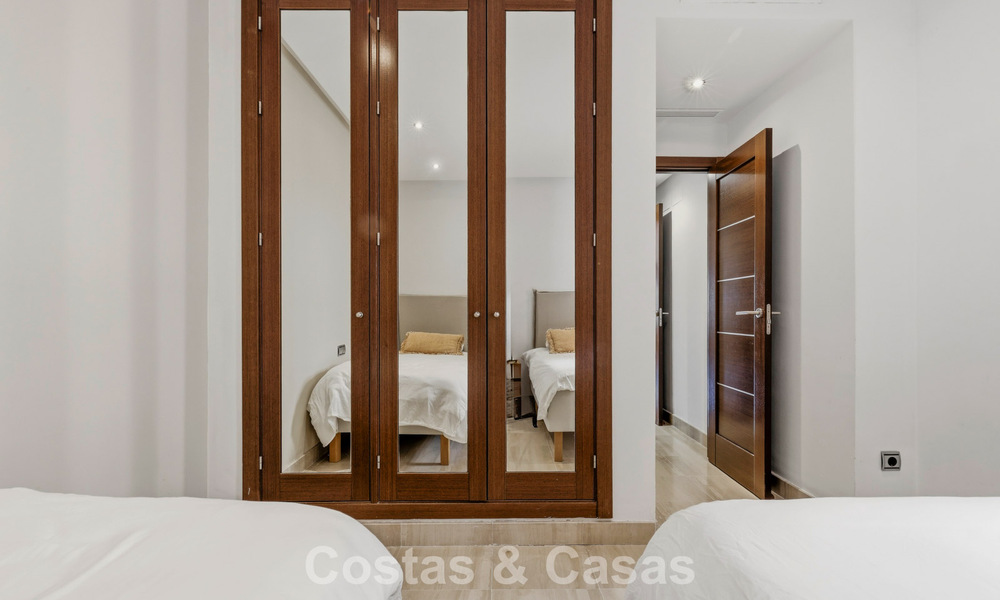 Modern penthouse te koop in een eerstelijnsstrandcomplex aan de New Golden Mile tussen Marbella en Estepona 805424