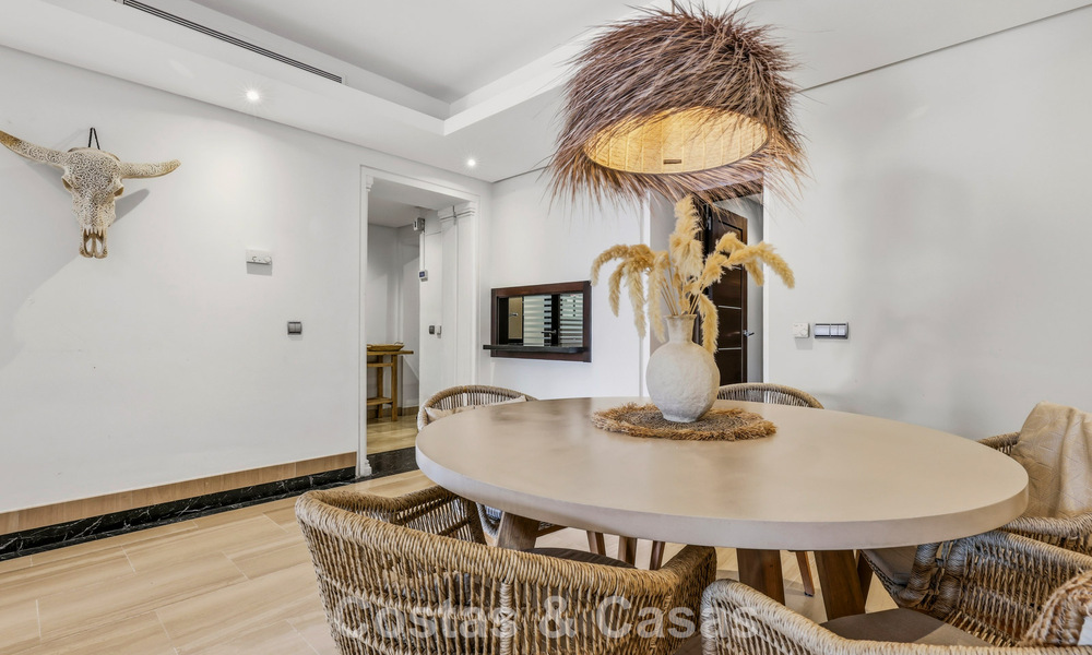 Modern penthouse te koop in een eerstelijnsstrandcomplex aan de New Golden Mile tussen Marbella en Estepona 805436