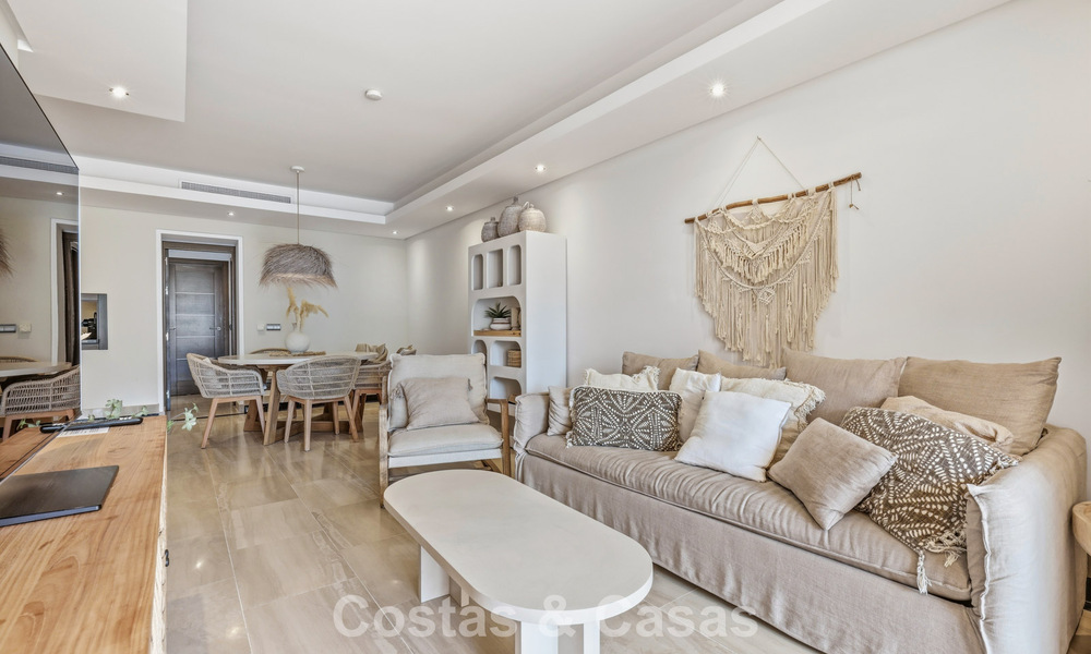Modern penthouse te koop in een eerstelijnsstrandcomplex aan de New Golden Mile tussen Marbella en Estepona 805439