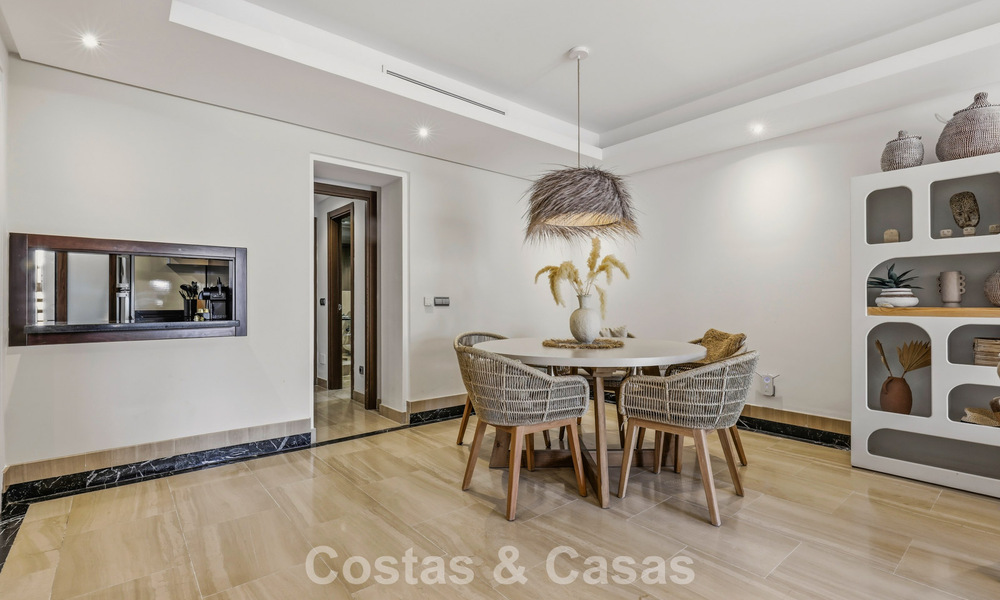 Modern penthouse te koop in een eerstelijnsstrandcomplex aan de New Golden Mile tussen Marbella en Estepona 805441